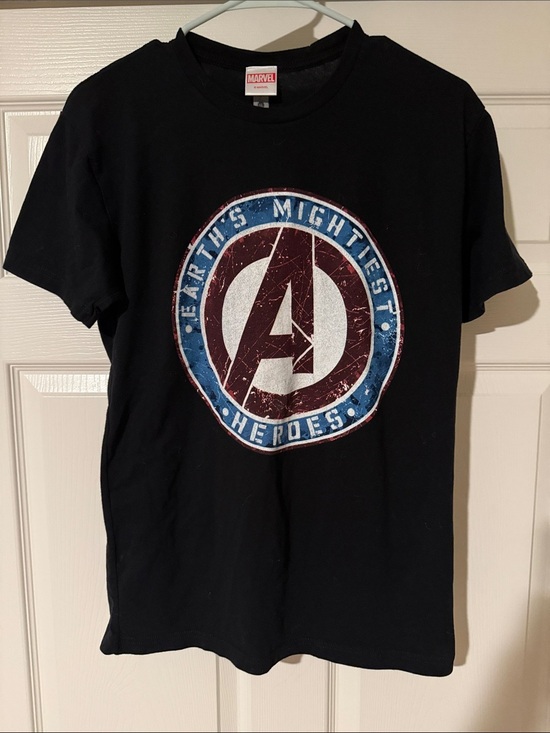 Marvel Other - Marvel Black Short-Sleeve Avengers Emblem Tee